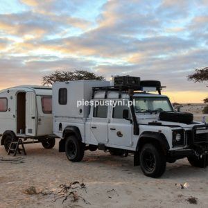Land Rover Defender 130  na pustyni - Blog podróżniczy - PIES PUSTYNI