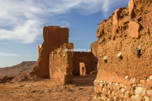 Ruiny fortu - Blog podróżniczy - PIES PUSTYNI