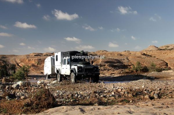 Land Rover Defender 130 w drodze - Blog podróżniczy - PIES PUSTYNI
