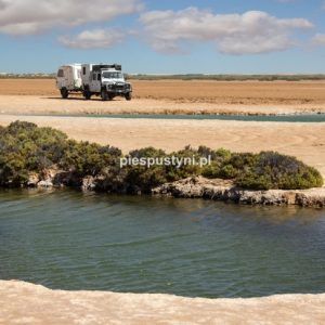 Land Rover Defender 130 – Sebkha Imlili - Blog podróżniczy - PIES PUSTYNI
