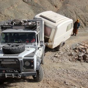 Land Rover Defender 130 – omijając wykroty - Blog podróżniczy - PIES PUSTYNI