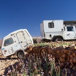 Land Rover Defender 130 – pokonać oued - Blog podróżniczy - PIES PUSTYNI