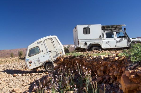 Land Rover Defender 130 – pokonać oued - Blog podróżniczy - PIES PUSTYNI