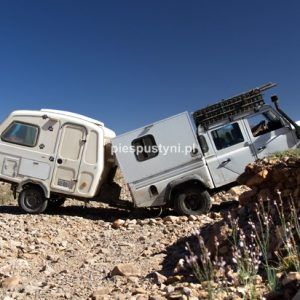 Land Rover Defender 130 – przejazd przez oued - Blog podróżniczy - PIES PUSTYNI