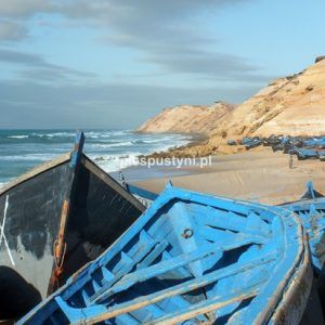 Plaża w osadzie rybackiej - Blog podróżniczy - PIES PUSTYNI