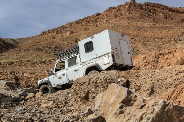 Land Rover Defender 130 – na stromiźnie - Blog podróżniczy - PIES PUSTYNI