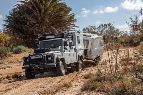 Land Rover Defender 130 – poza szlakiem - Blog podróżniczy - PIES PUSTYNI