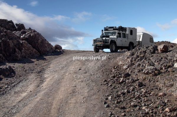 Land Rover Defender 130 – droga do Wąwozu Tislit - Blog podróżniczy - PIES PUSTYNI