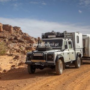 Land Rover Defender 130 – między skałkami do Ksar el Barka - Blog podróżniczy - PIES PUSTYNI