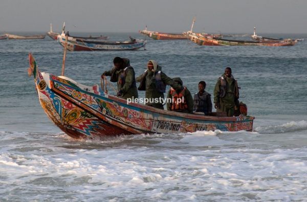 Port rybacki w Nawakszut 4 - Blog podróżniczy - PIES PUSTYNI