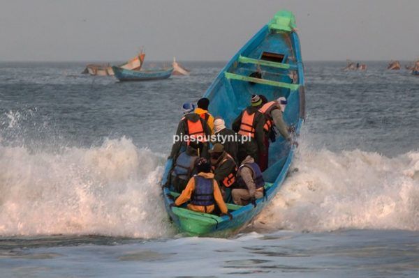 Port rybacki w Nawakszut 5 - Blog podróżniczy - PIES PUSTYNI